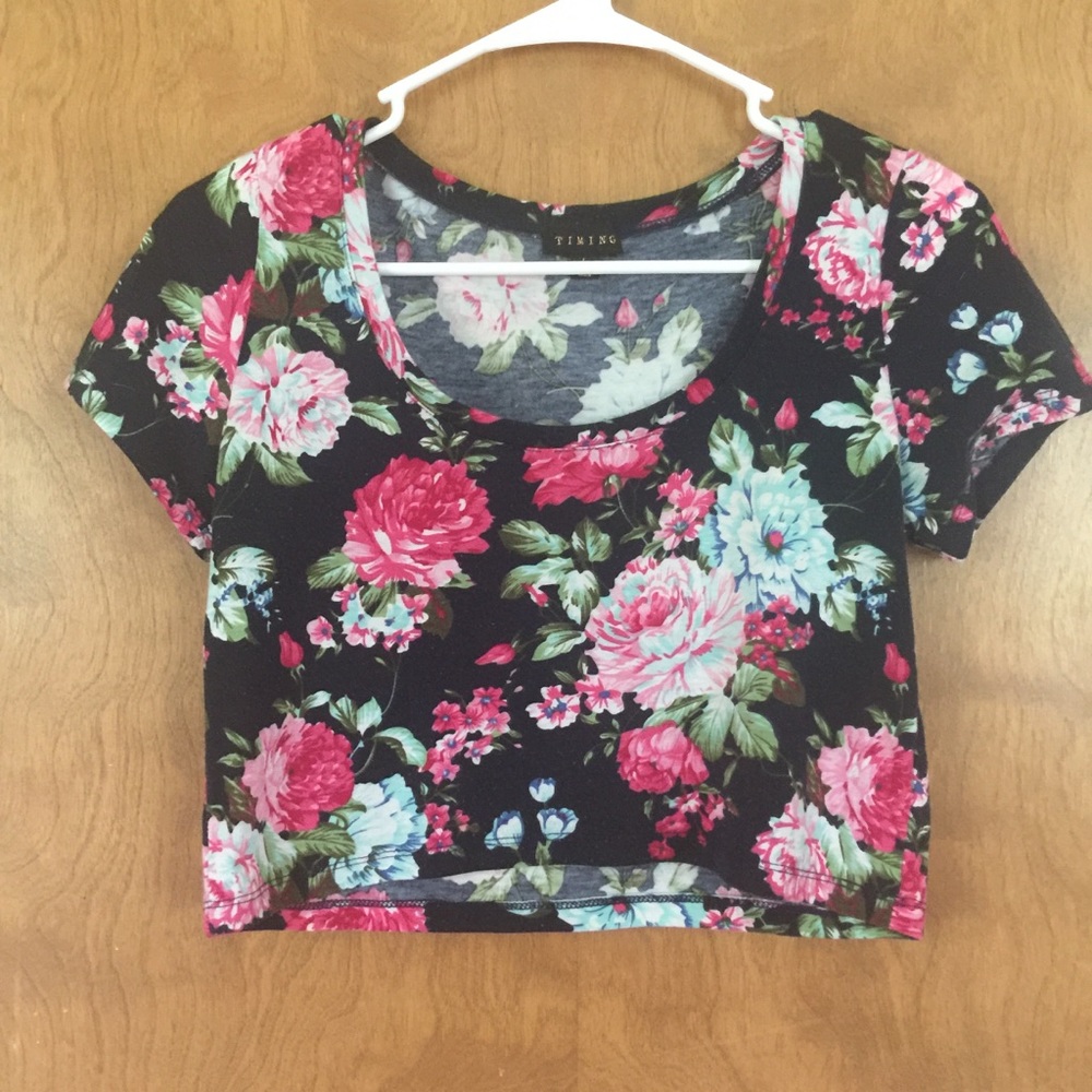 Floral Crop Top 🌺